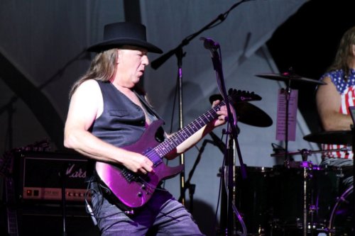 Jovi's lead guitarist performs a killer solo